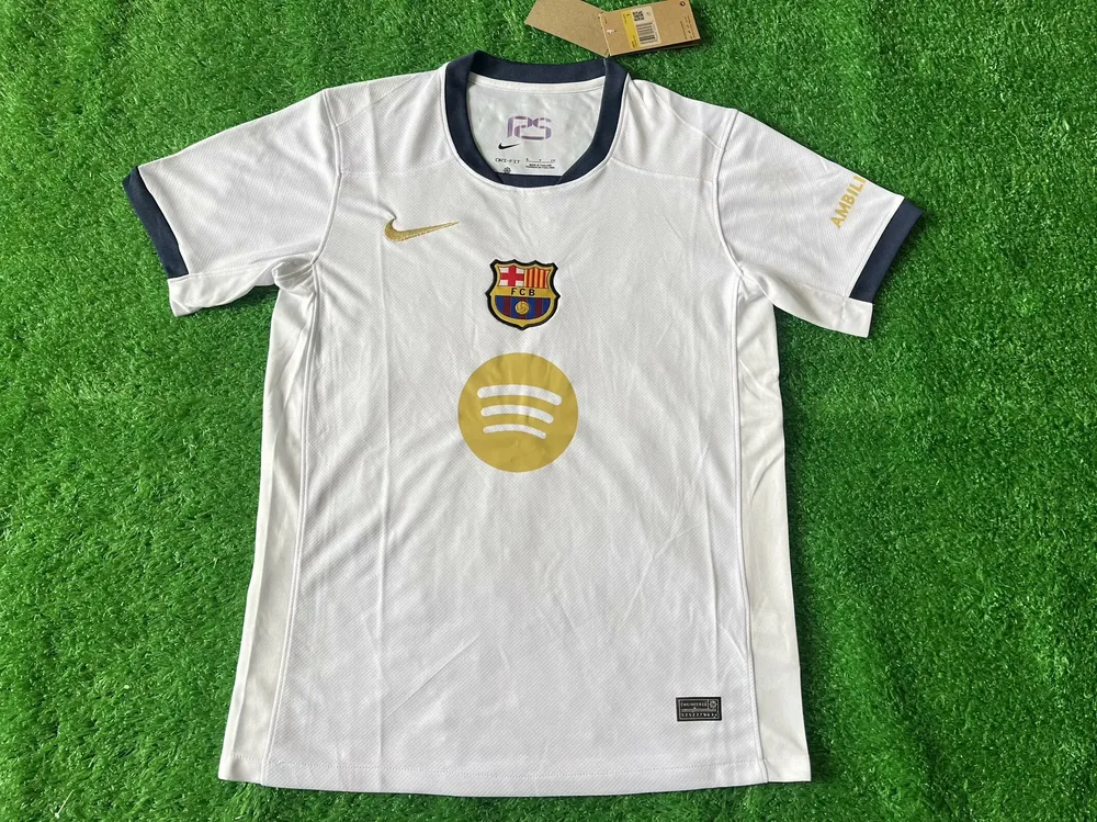 2025/2026 Barcelona weiß Ohne Spotify Fußballtrikot  — main view