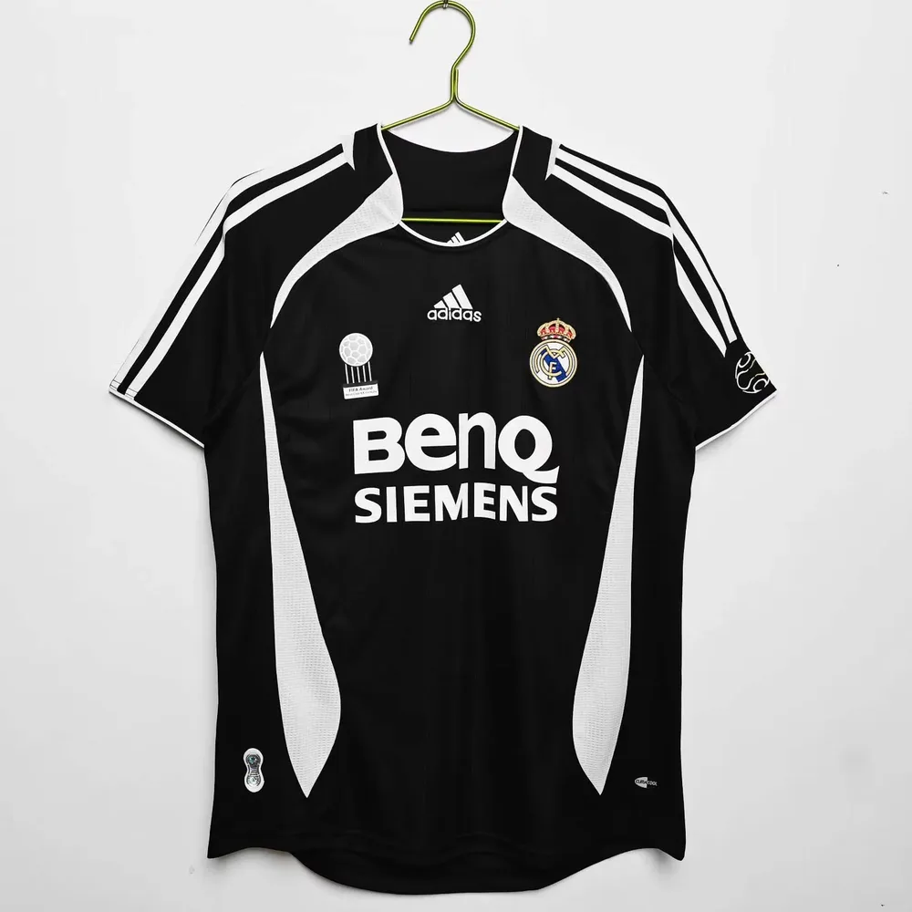 2006/2007 رجعي ريال مدريد خارج الأرض — main view