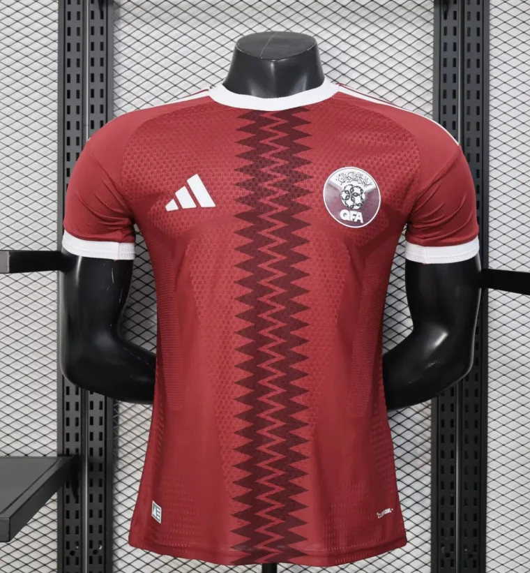 Camisa de Futebol Casa Seleção Nacional Catar Versão Jogador 2026  — main view