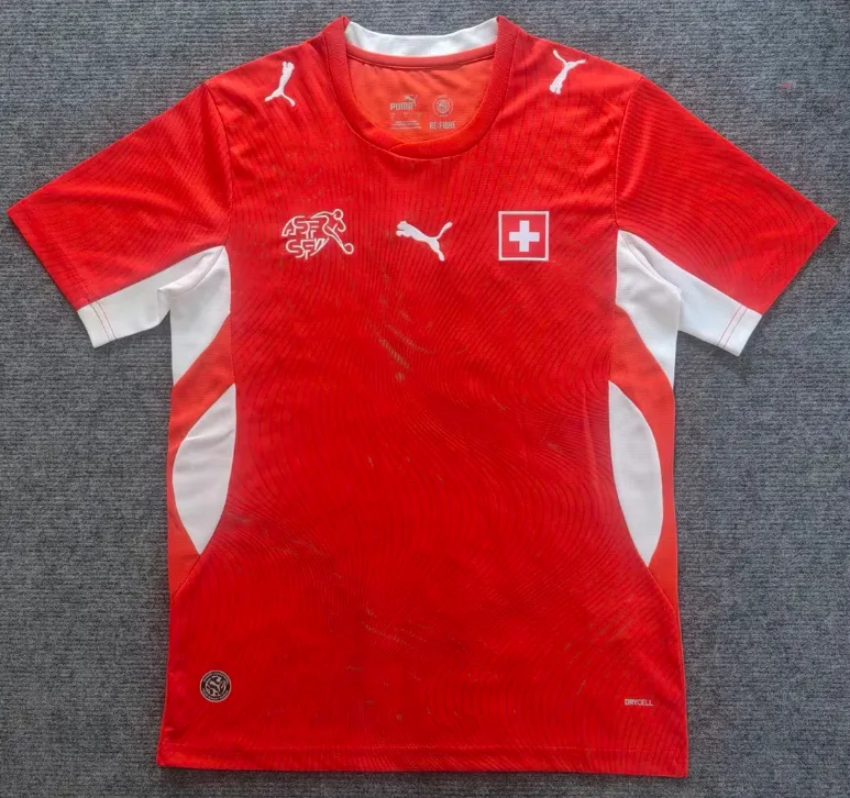 Camisa de Futebol 2026 Suíça Casa   — main view