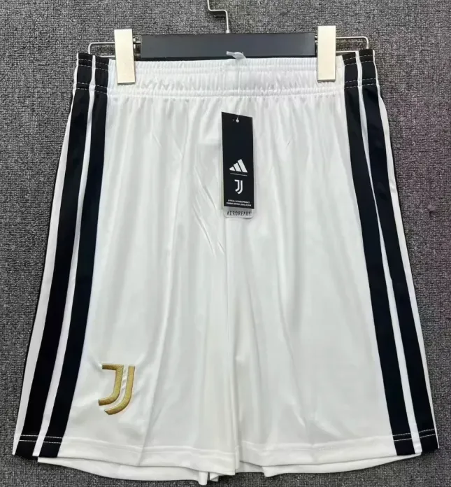2026/2027 Juventus Heim Fußballshorts   — main view
