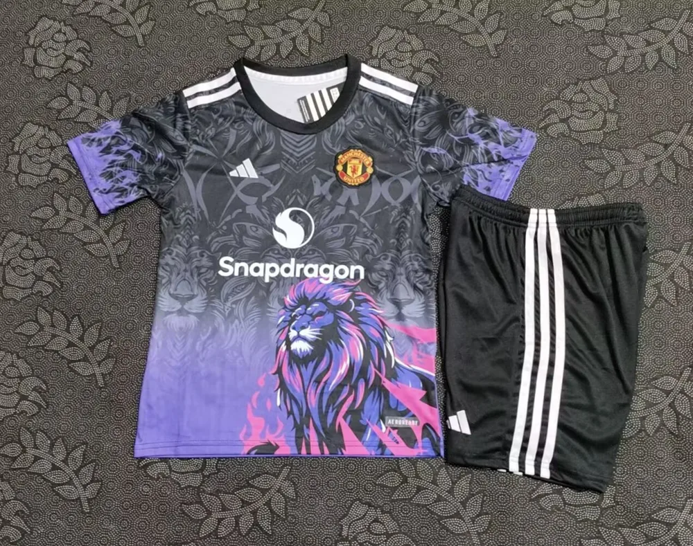 2025/2026 Manchester United Lion Training Suit Football Shirt  Kids Size — main view