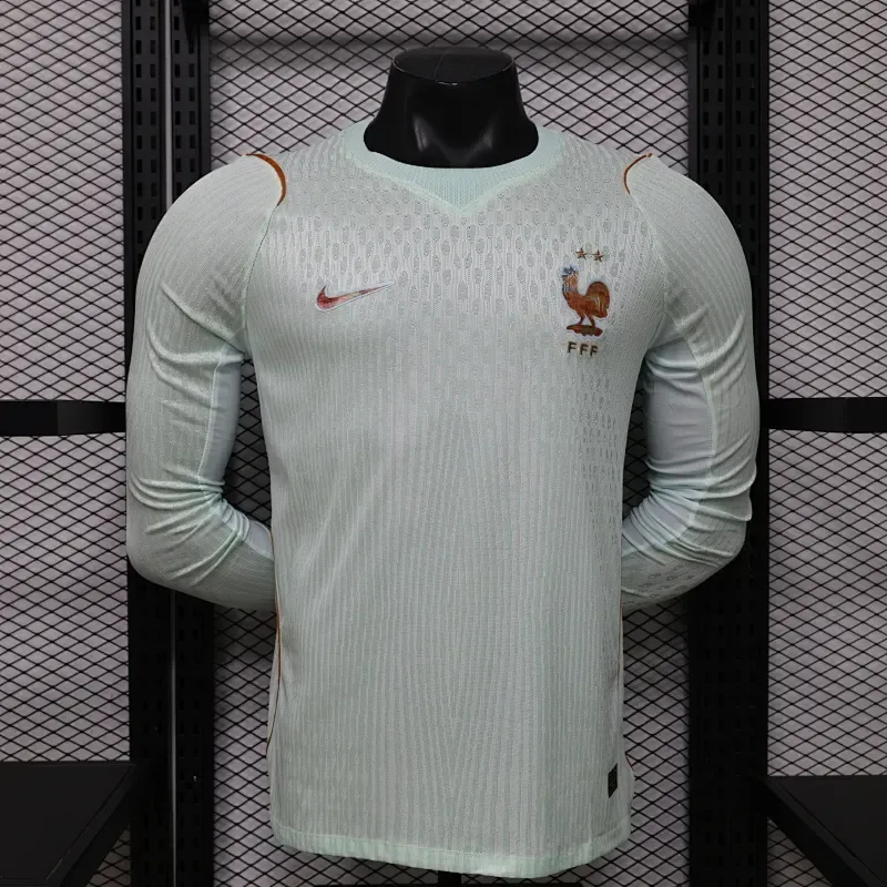Maillot de football extérieur France version joueur manches longues 2026 landaise  — main view
