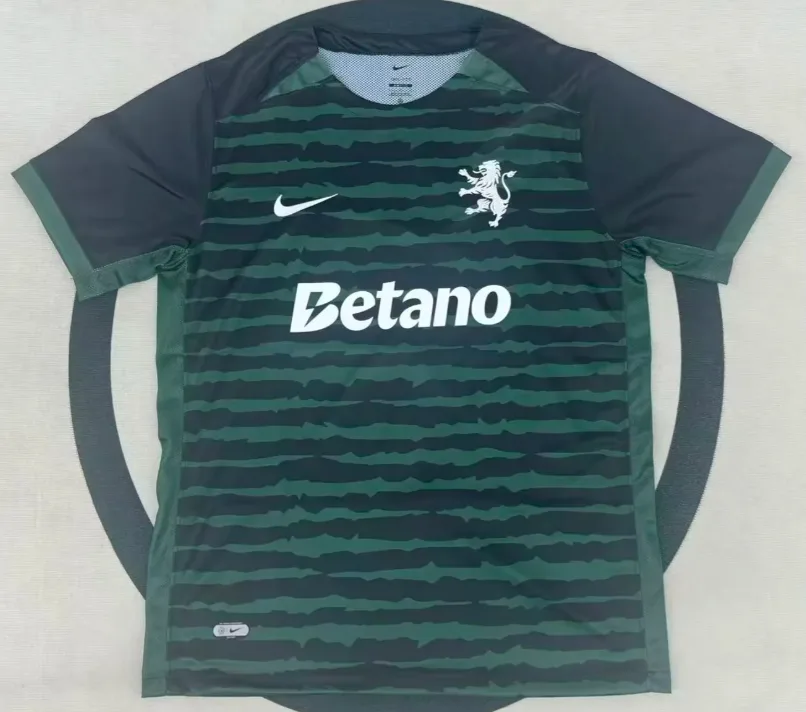 2025/2026 Sporting Lisbon Christmas edition Football Shirt  — main view