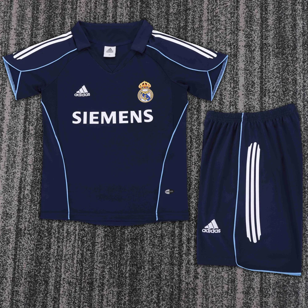 2005-2006 Retro Real Madrid Auswärts Fußballtrikot  Kindergröße — main view