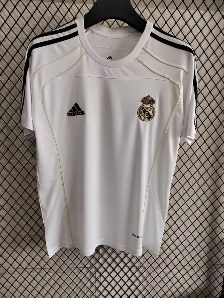 2025/2026 Real Madrid Crewneck T-shirt white Football Jersey  — main view
