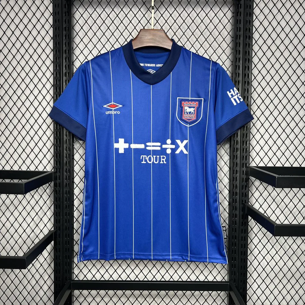 2024/2025 Ipswich Heim Fußballtrikot  — main view