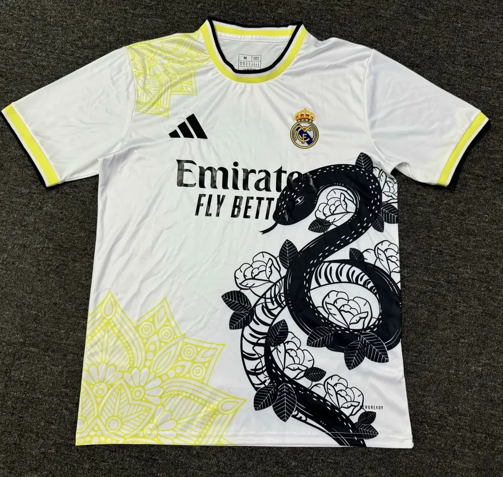 Camisa Real Madrid 2025/2026 Edição Especial Cobra Preta Futebol  — main view
