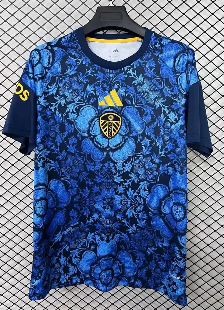 2026/2027 Leeds United قميص كرة قدم زي قبل المباراة جودة تايلاندية  — main view