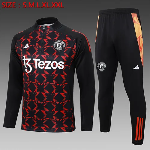 2024/2025 Manchester United Halb-Reißverschluss Trainingsanzug Schwarz Rot Fußballtrikot AAA fan-gradät Set — main view
