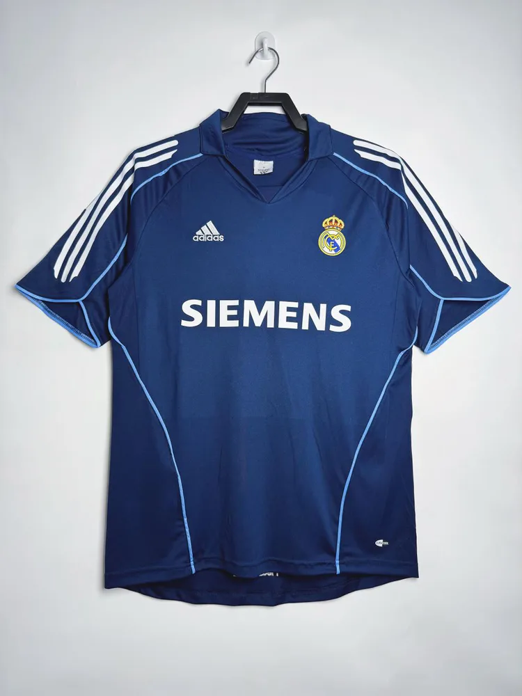 2005/2006 Retro Real Madrid Camiseta de Fútbol Visitante  — main view