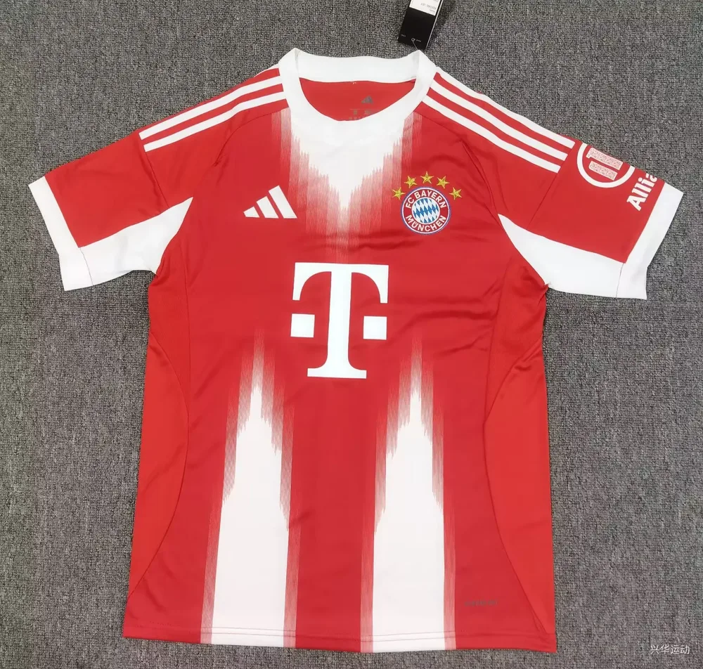 Camisa de Futebol Bayern de Munique Casa 2025/2026  — main view