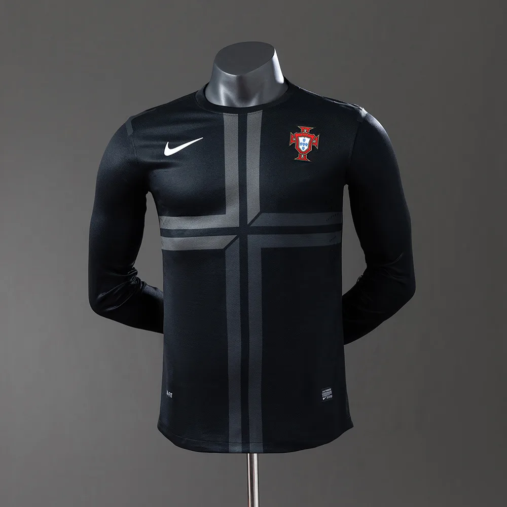 2013 Retro Spielerversion Portugal Auswärts Langarmtrikot AAA Fan-Qualität — main view