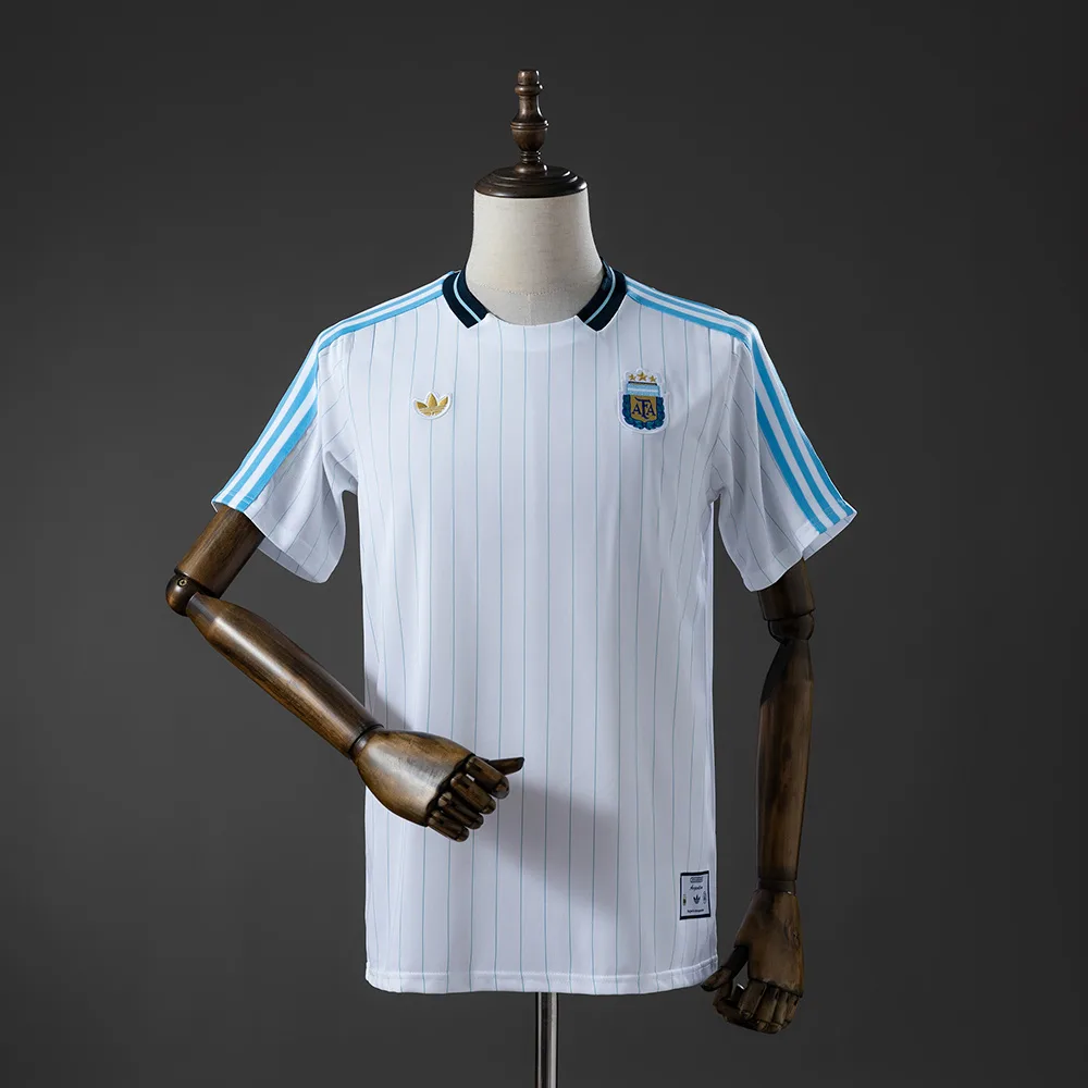 تيشيرت أيقونات المدرجات الأرجنتين أبيض 2026 — main view