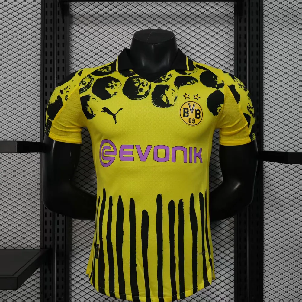 Camisa de Futebol Dortmund Casa Publicidade Rosa Versão Jogador 2025/2026  — main view