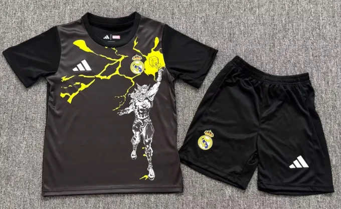 قميص كرة قدم ريال مدريد بالتعاون مع مارفل 02 2025/2026 جودة تايلاندية مقاس أطفال — main view