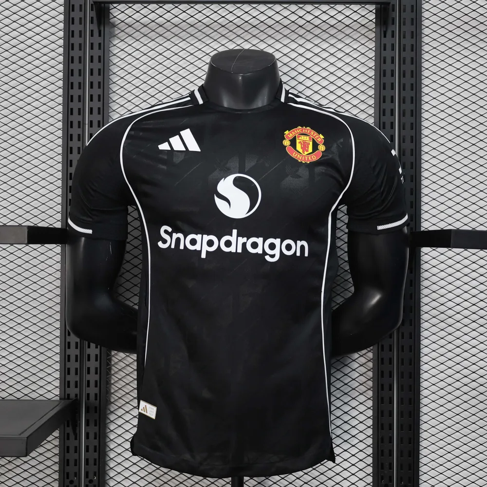 2025/2026 Versión Jugador Manchester United Edición Especial Negra y Blanca Camiseta de Fútbol Calidad Thai — main view