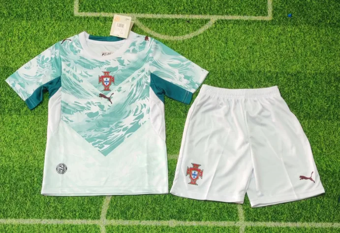 قميص كرة قدم البرتغال الضيوف 2026 جودة تايلاندية مقاس أطفال — main view