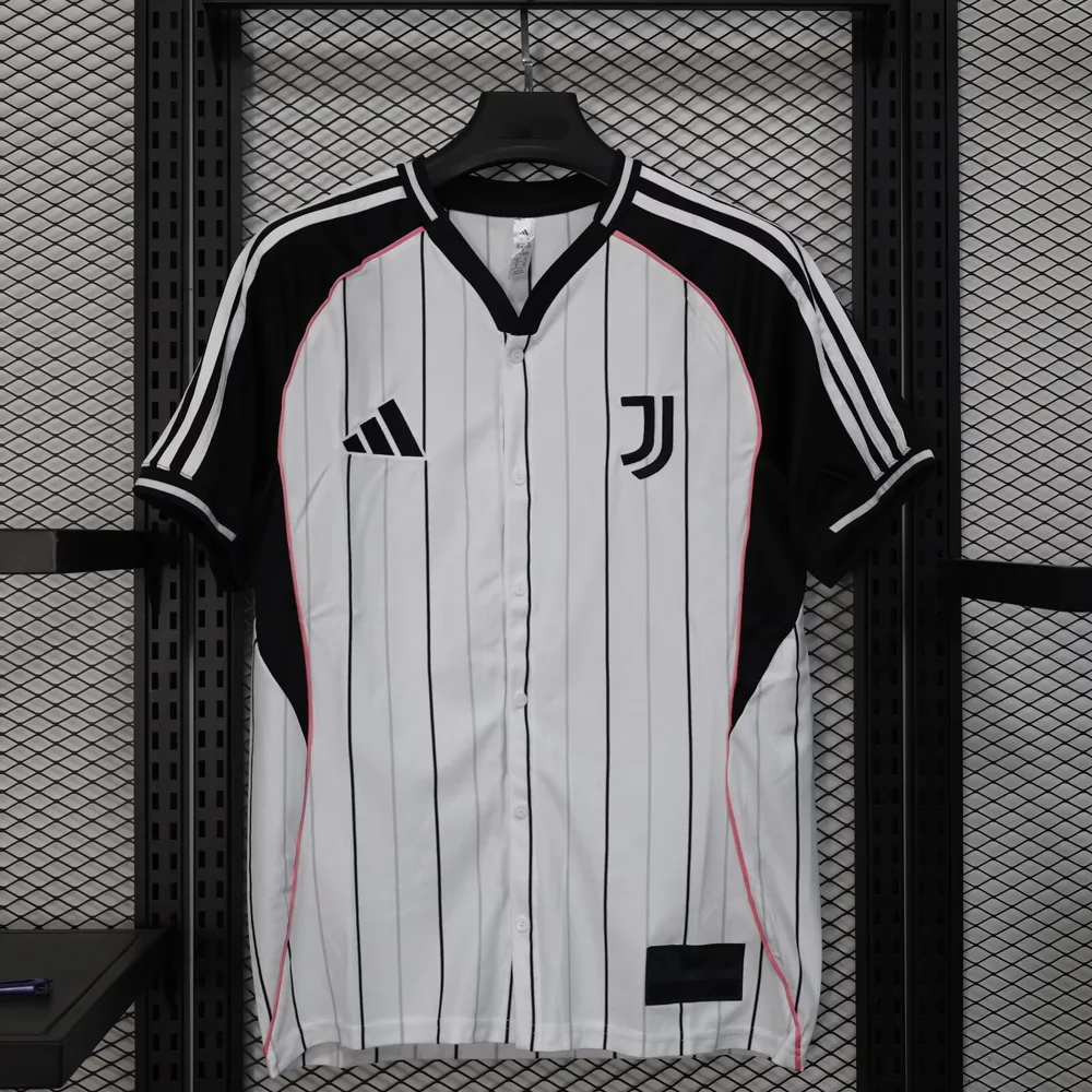 2025/2026 Juventus Buttons Sonderedition Weiß Fußballtrikot   — main view