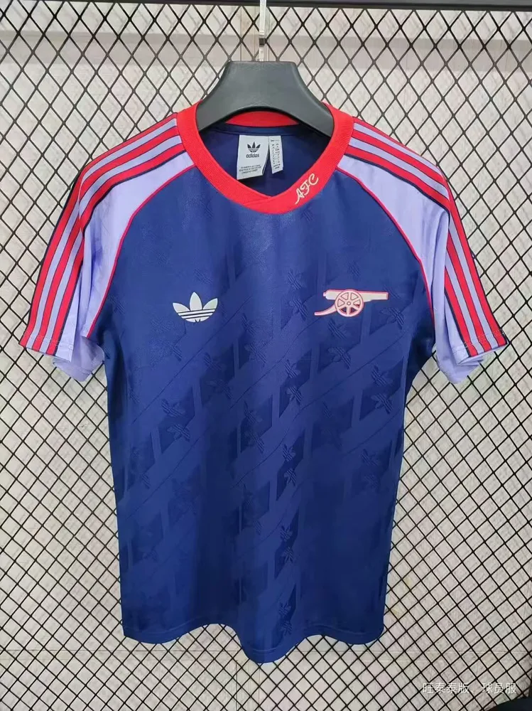 2025/2026 Arsenal Retro Gedenkedition Fußballtrikot  — main view