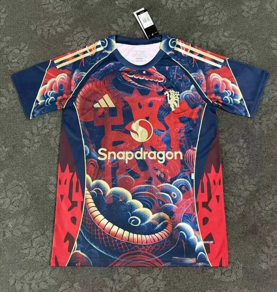 2025/2026 Maillot de football Manchester United édition Année du Serpent landaise — main view