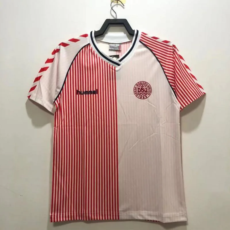 1986 Retro Dänemark Nationalmannschaft Auswärts Fußballtrikot  — main view