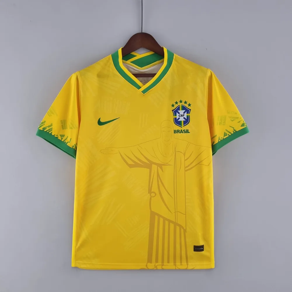 2022 قميص البرازيل الكلاسيكي الأصفر لكرة القدم — main view