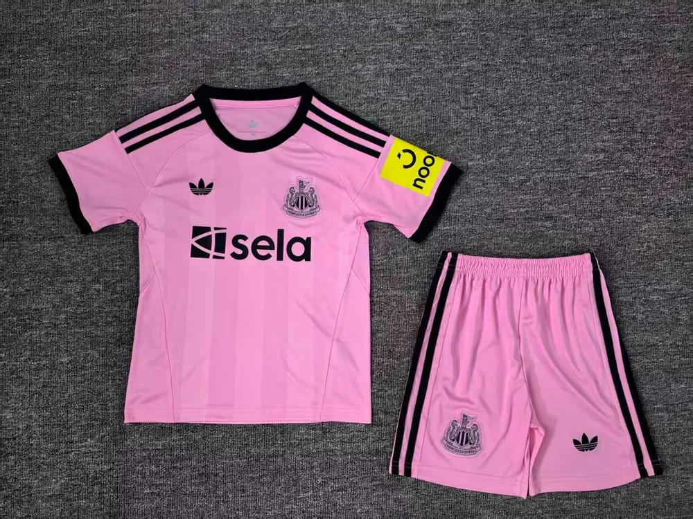 2025/2026 Newcastle United Goalie Pink Football Jersey  Kids Size — main view