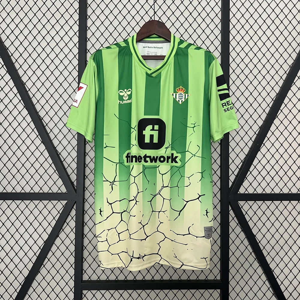 Camisa de Futebol Edição Especial Real Betis 2024/2025  — main view
