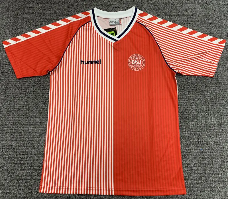قميص كرة قدم ريترو منتخب الدنمارك داخل الأرض 1986 جودة تايلاندية — main view