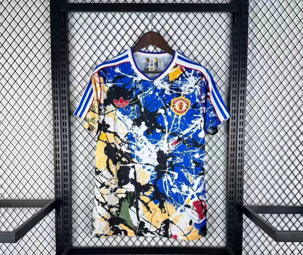 2026/2027 قميص مانشستر يونايتد x Stone Roses لكرة القدم أزرق جودة تايلاندية  — main view