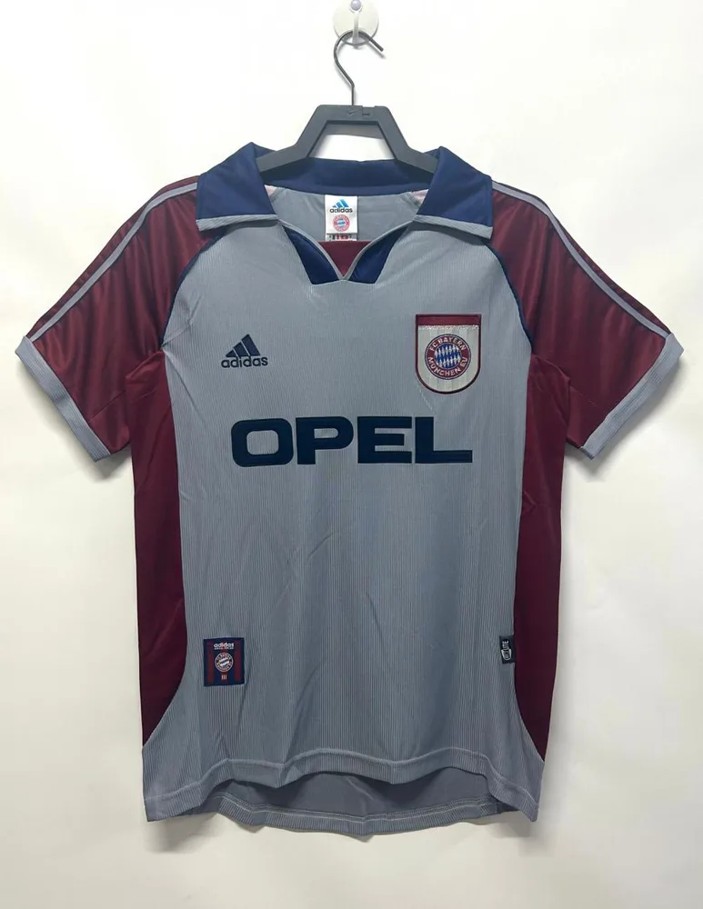 Maillot de football rétro extérieur Bayern Munich 1998/1999 lande — main view