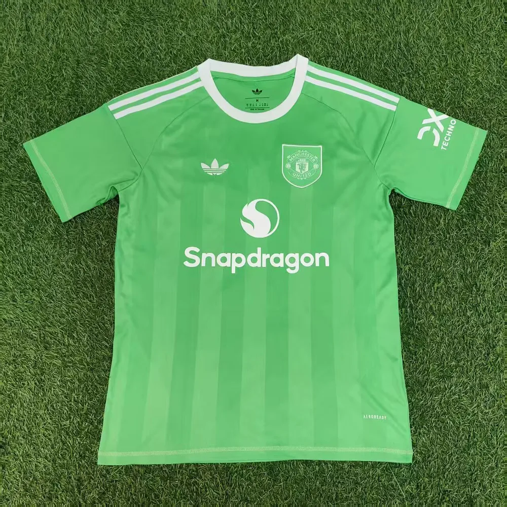 2025/2026 Manchester United Goalie Green Football Jersey  — main view