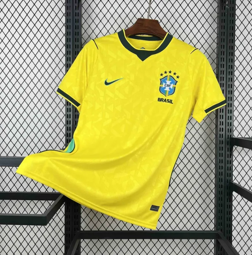 2026 Brasilien Heim Fußballtrikot AAA Fan-Qualität — main view