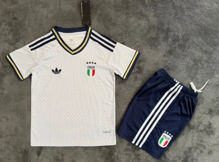 2026 Italien Auswärts Fußballtrikot AAA fan-gradät Kindergröße — main view
