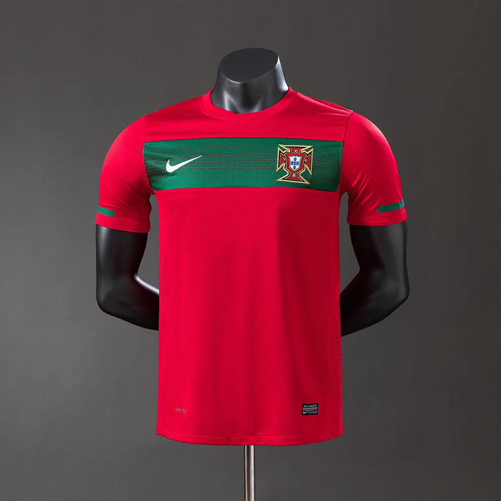 Camisa Retro 2010 Versão Jogador Portugal Casa AAA qualidade fã — main view