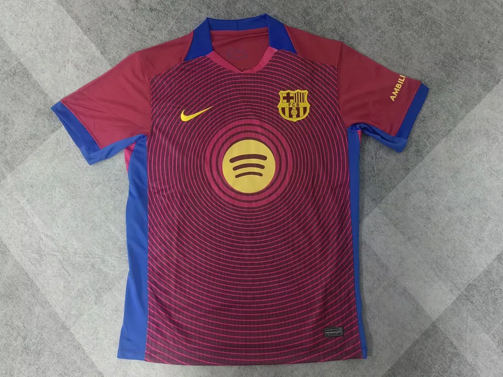 Camiseta de Fútbol Barcelona 2025/2026 Edición Especial Roja y Azul  — main view