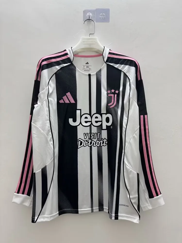 2025/2026 Langarm Juventus Heim-Fußballtrikot  — main view