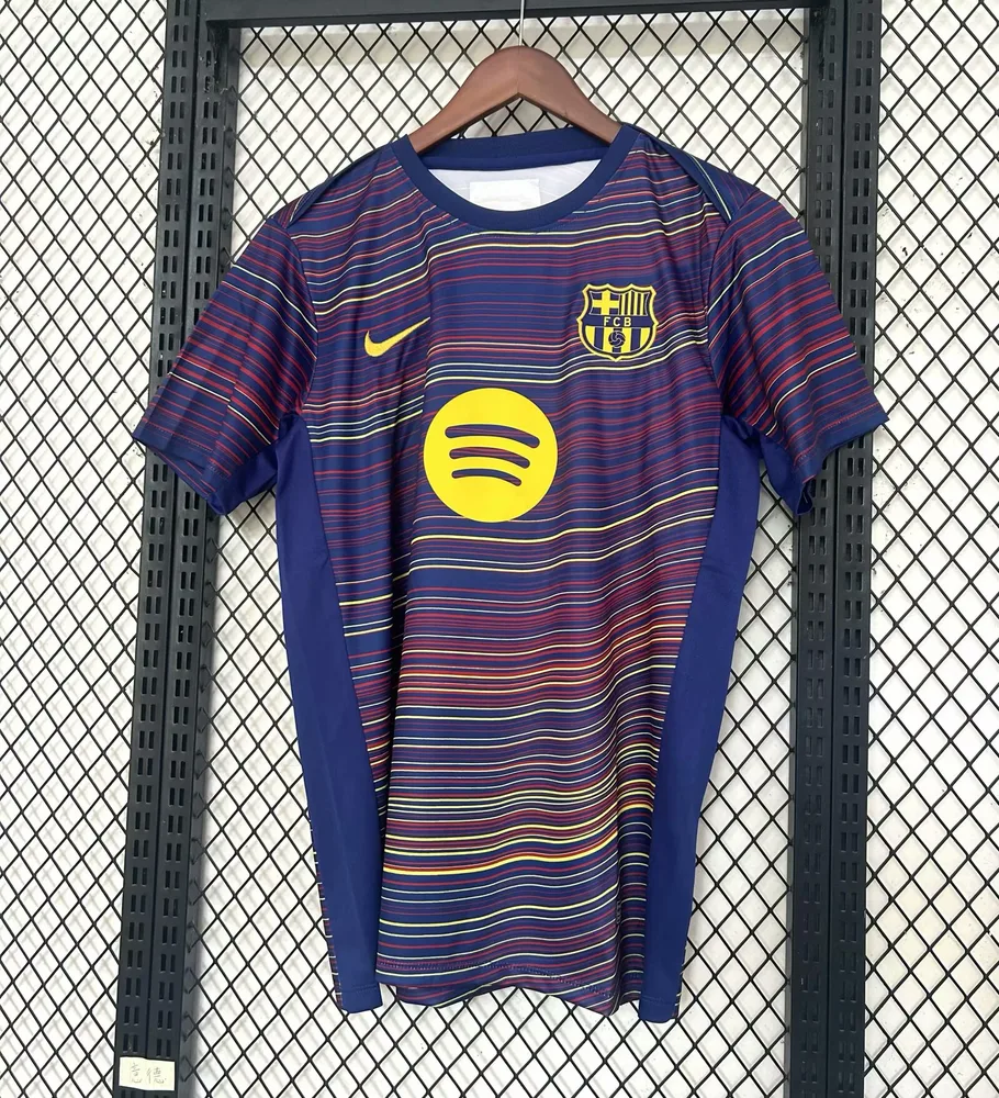 2025/2026 Barcelona Macacão Pré-Corrida Camisa de Futebol  — main view