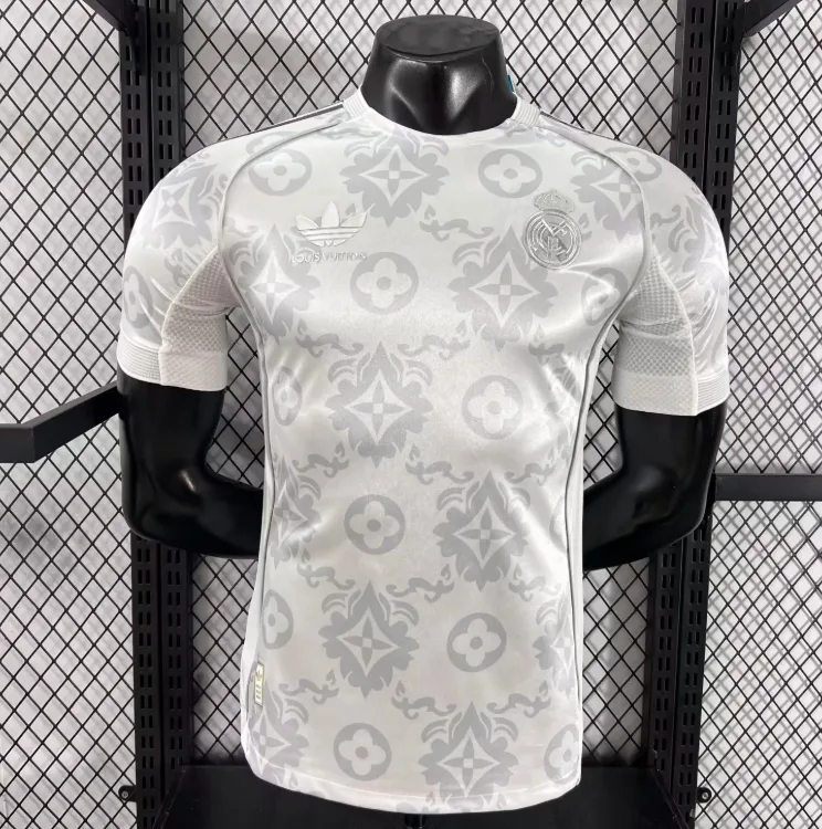 Camisa de Futebol Real Madrid Edição Especial 52 Versão Jogador 2025/2026  — main view