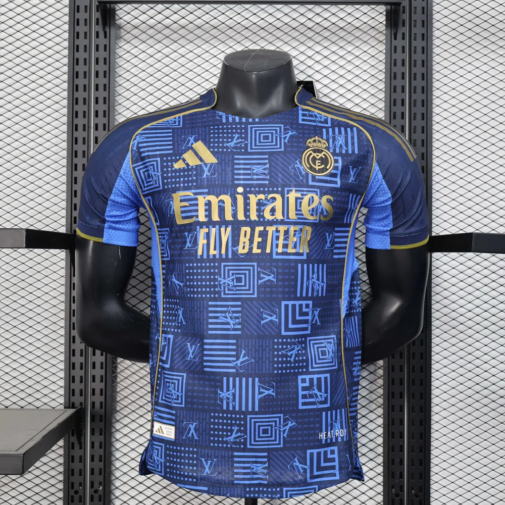 Camisa Real Madrid Versão Jogador Edição Especial 18 2025/2026  — main view