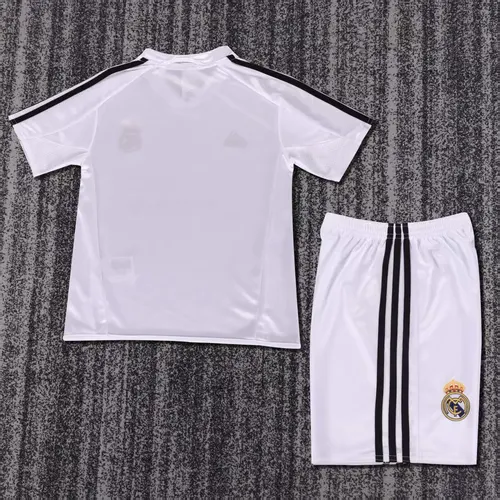 قميص ريال مدريد المنزلي الرجعي 2004-2005 جودة تايلاندية مقاس أطفال — view 2