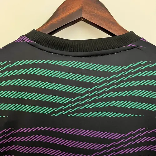 Camisa de Treino do Real Madrid 2023/2024 Listras Verdes e Roxas — view 8