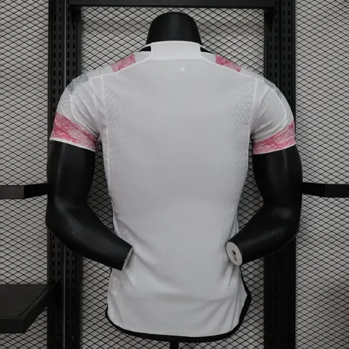 Camiseta de fútbol visitante de la Juventus versión jugador 2023/2024  — view 2
