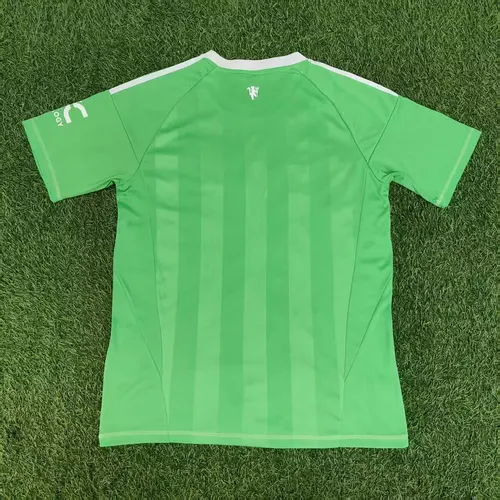 2025/2026 Manchester United Goalie Green Football Jersey  — view 2