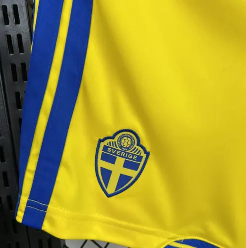 2026 Schweden Nationalmannschaft Heim-Fußball-Shorts AAA Fan-Qualität — view 4