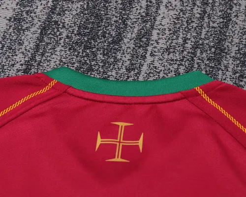 2006 Retro Portugal Heimtrikot  Kindergröße — view 3
