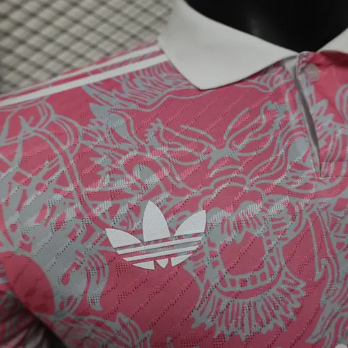 2025/2026 Player Version Real Madrid Special Edition Pink Football Jersey  — view 4