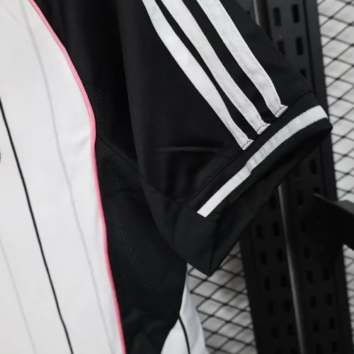 2025/2026 Juventus Buttons Sonderedition Weiß Fußballtrikot   — view 9