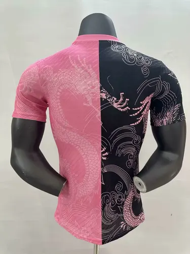 2025/2026 Version Joueur Real Madrid Motif Dragon Rose et Noir Maillot de Football  — view 2